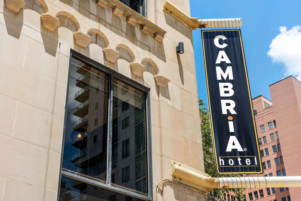 Cambria Hotel Houston Downtown Convention Center Екстер'єр фото